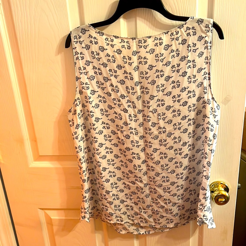 Cute blouse - Picture 3 of 3